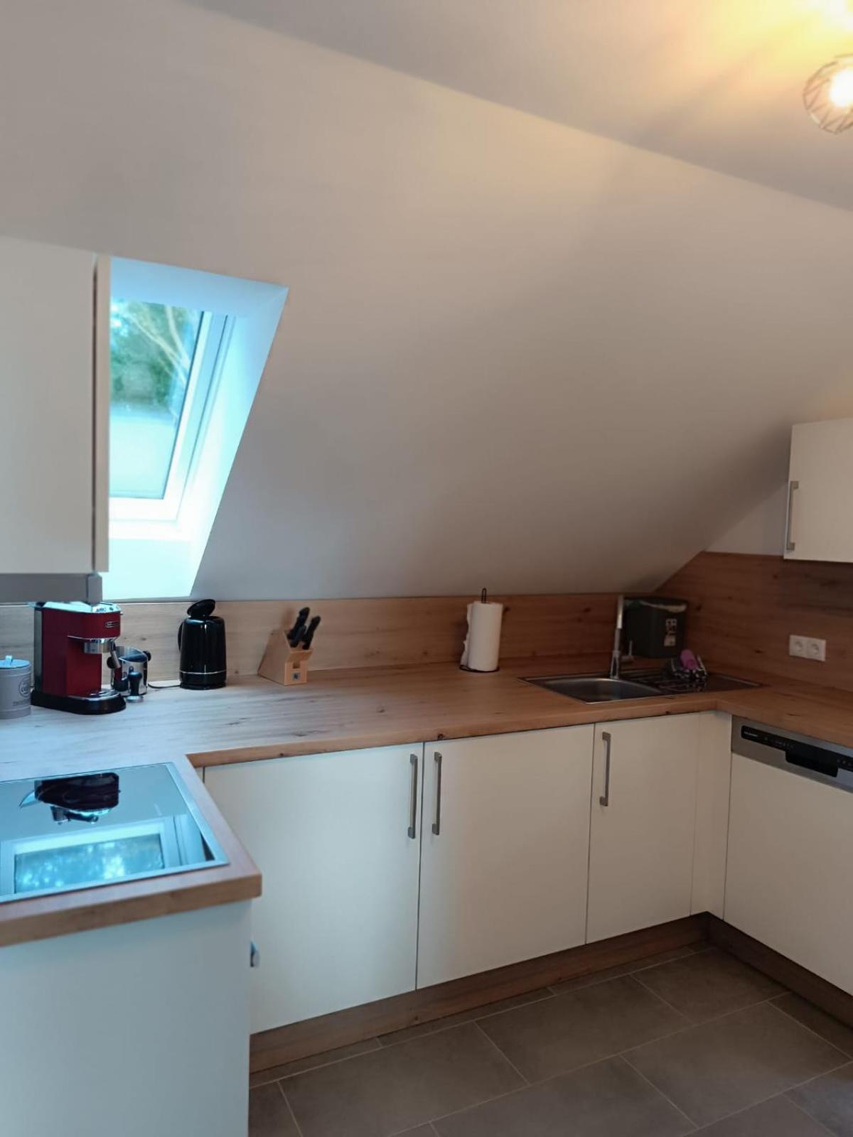 Moderne Ferienwohnung Fuer Familien Im Dachgeschoss Bosau Extérieur photo