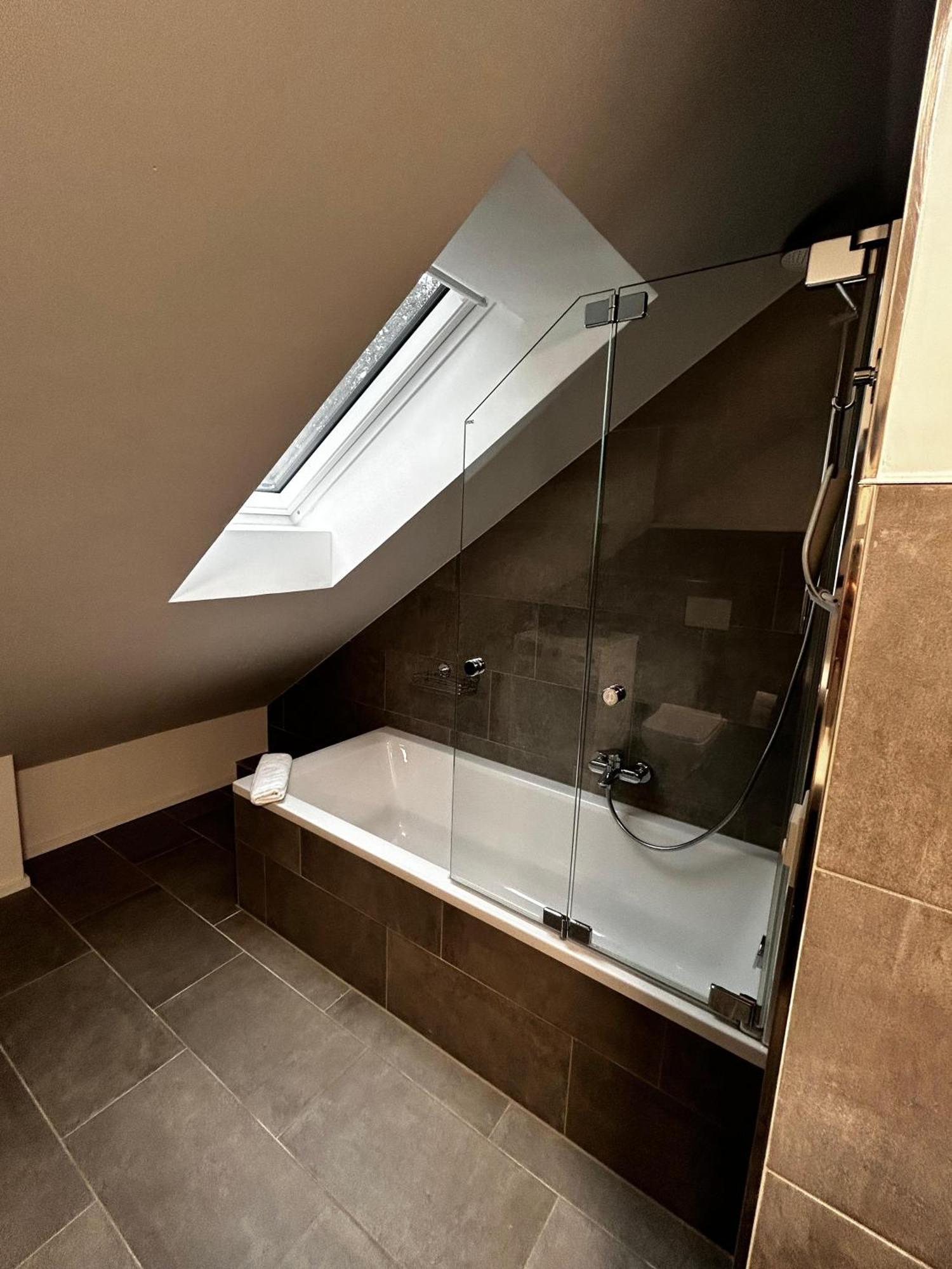 Moderne Ferienwohnung Fuer Familien Im Dachgeschoss Bosau Extérieur photo